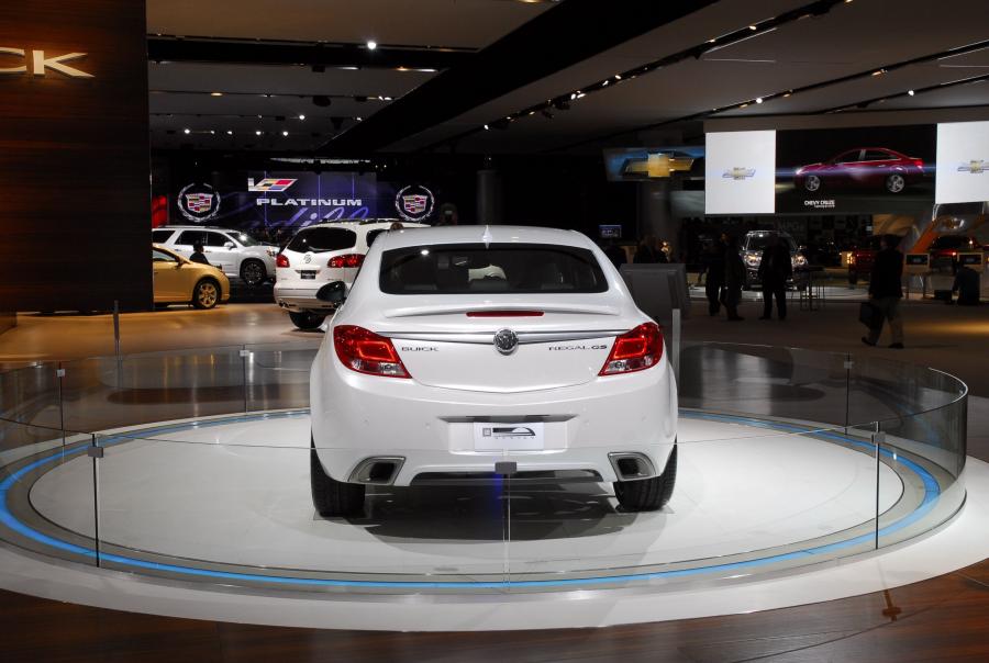  Buick Regal GS 2011 года  (фото 38 из 69)